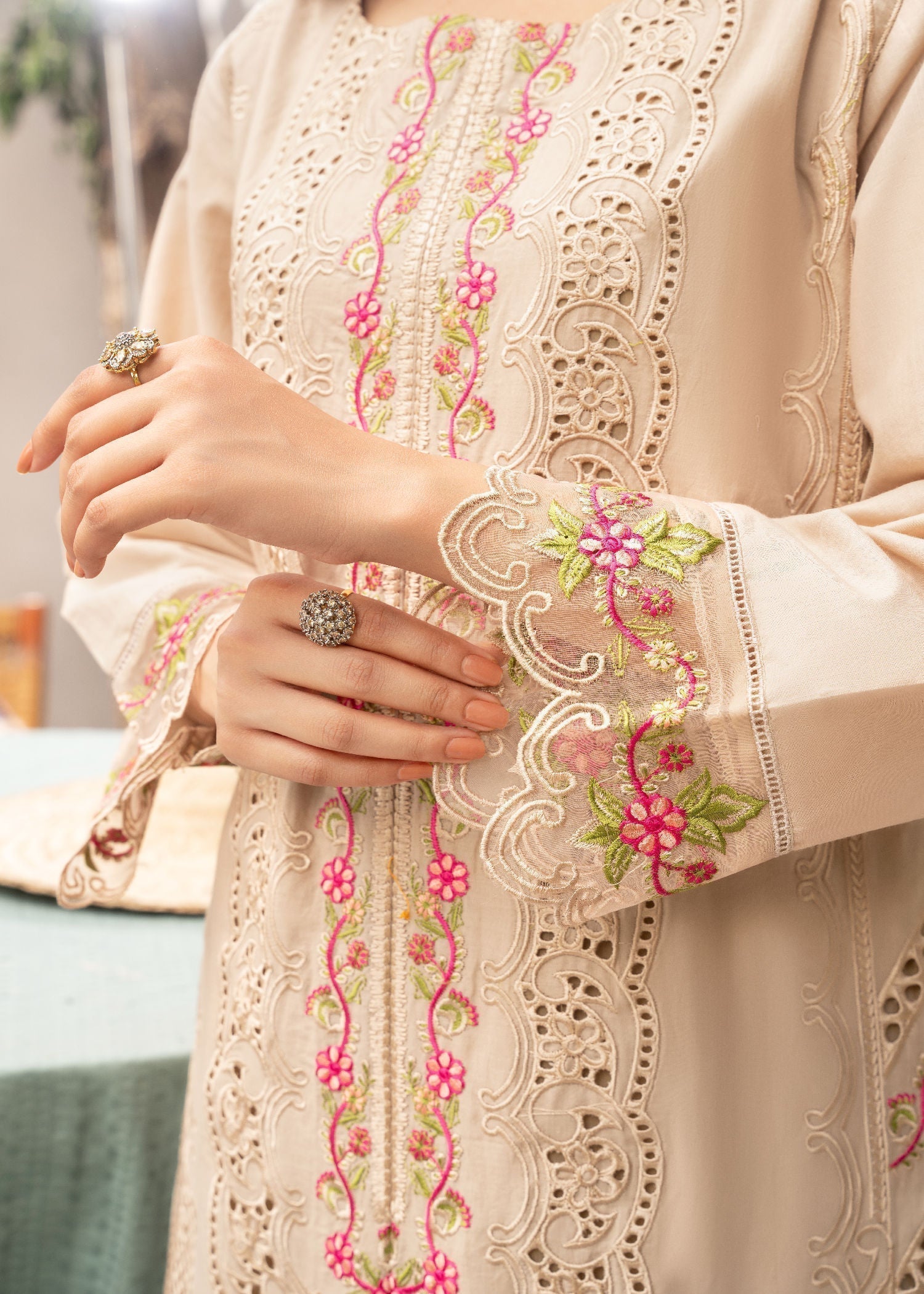 Embroidered Lawn Straight Kurta 3-Piece Suit – Beige with Voile Dupatta, Summer Wear