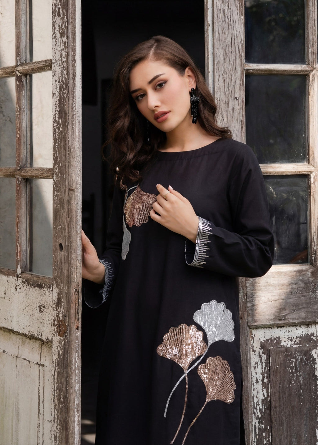 Sequined Long Kurta Lawn 2-Piece Suit – Black, Summer Wear