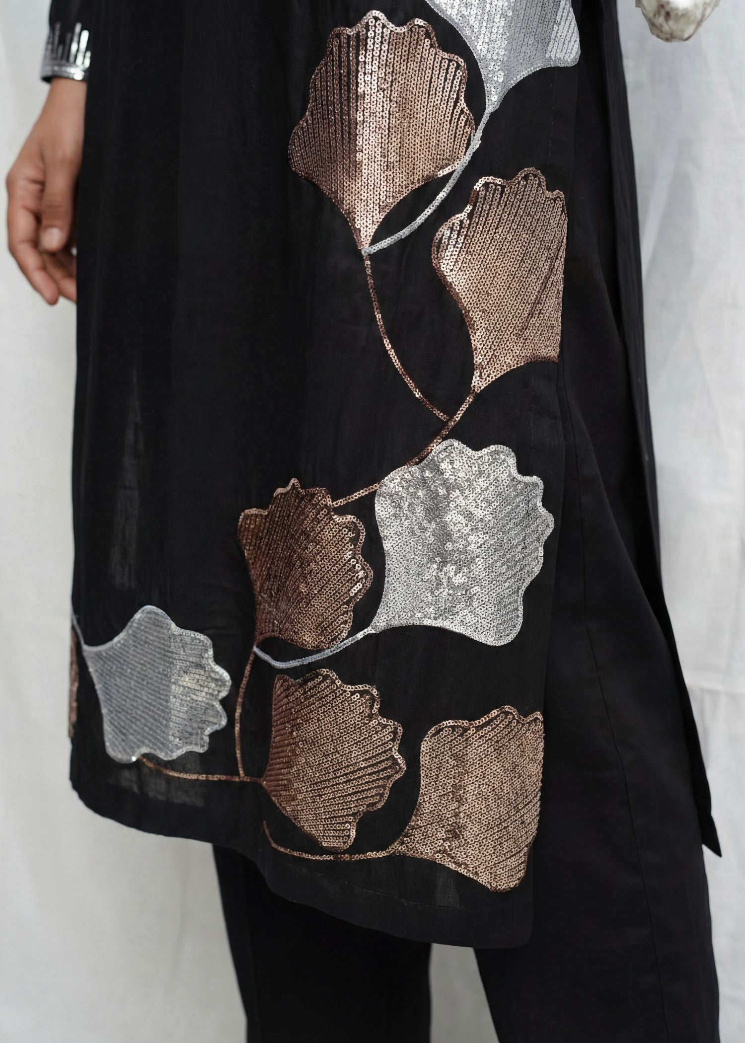 Sequined Long Kurta Lawn 2-Piece Suit – Black, Summer Wear