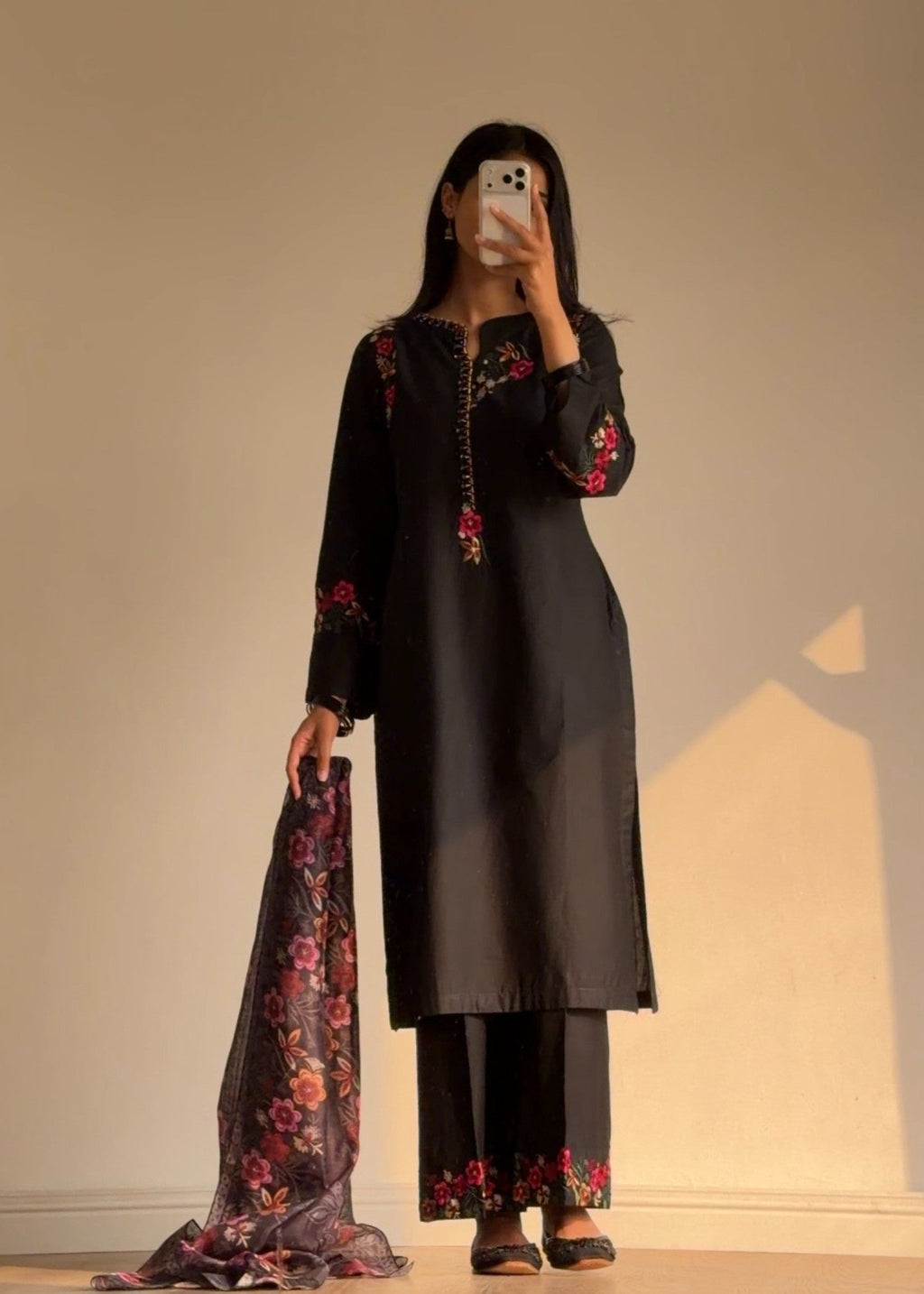 Embroidered Lawn Culottes Suit – Black, Manaar Dupatta
