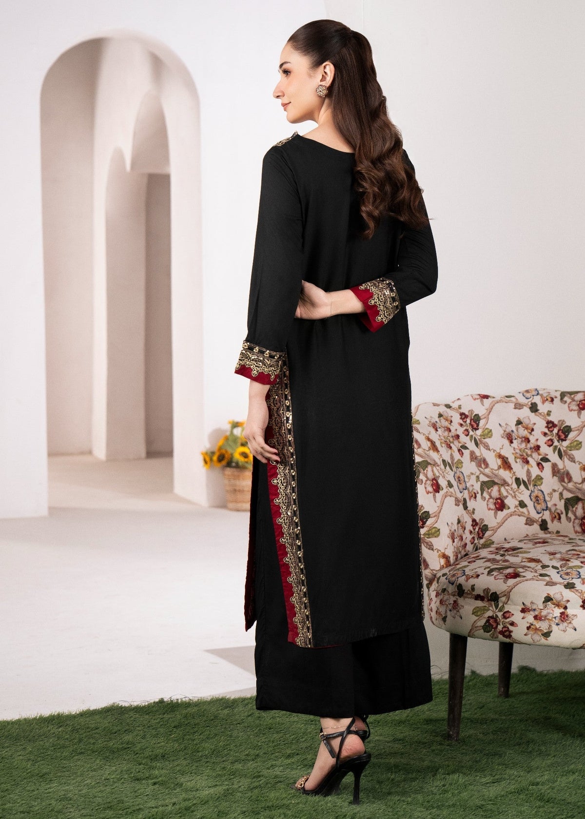 Embroidered Long Kurta Lawn 2-Piece Suit – Black, Festive Wear