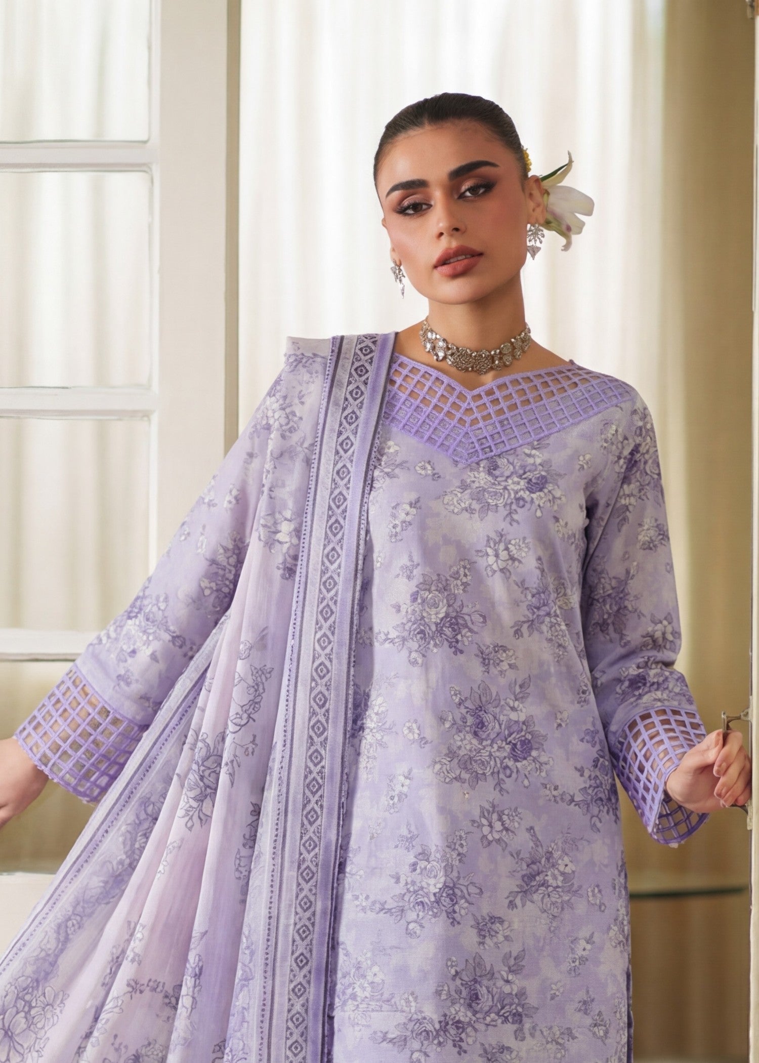 Printed Textured Lawn Farshi Shalwar Suit – Mauve, Voile Dupatta