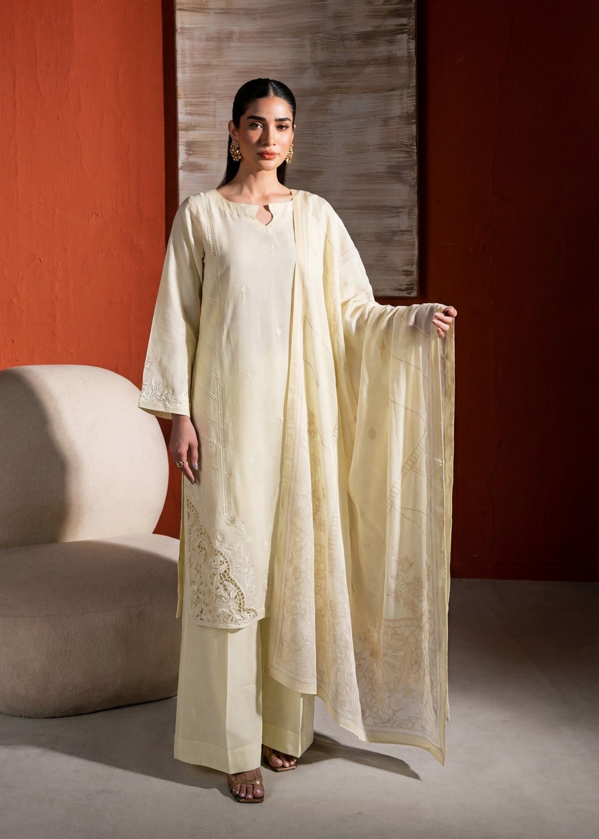 Embroidered Textured Lawn Flapper Suit – Off-White, Voile Dupatta