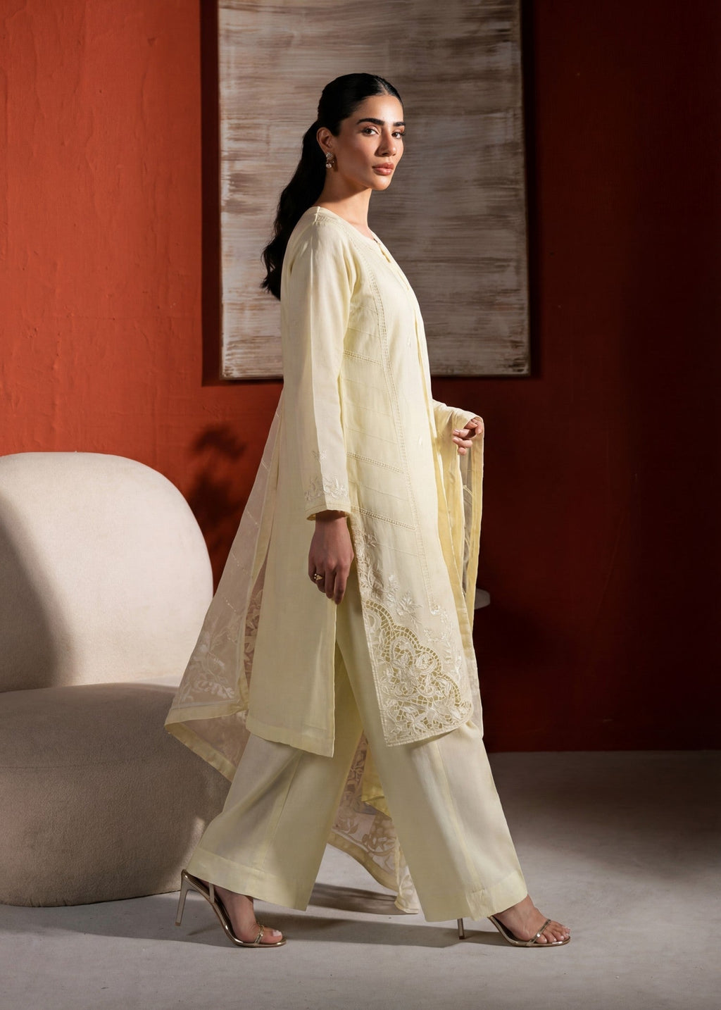 Embroidered Textured Lawn Flapper Suit – Off-White, Voile Dupatta