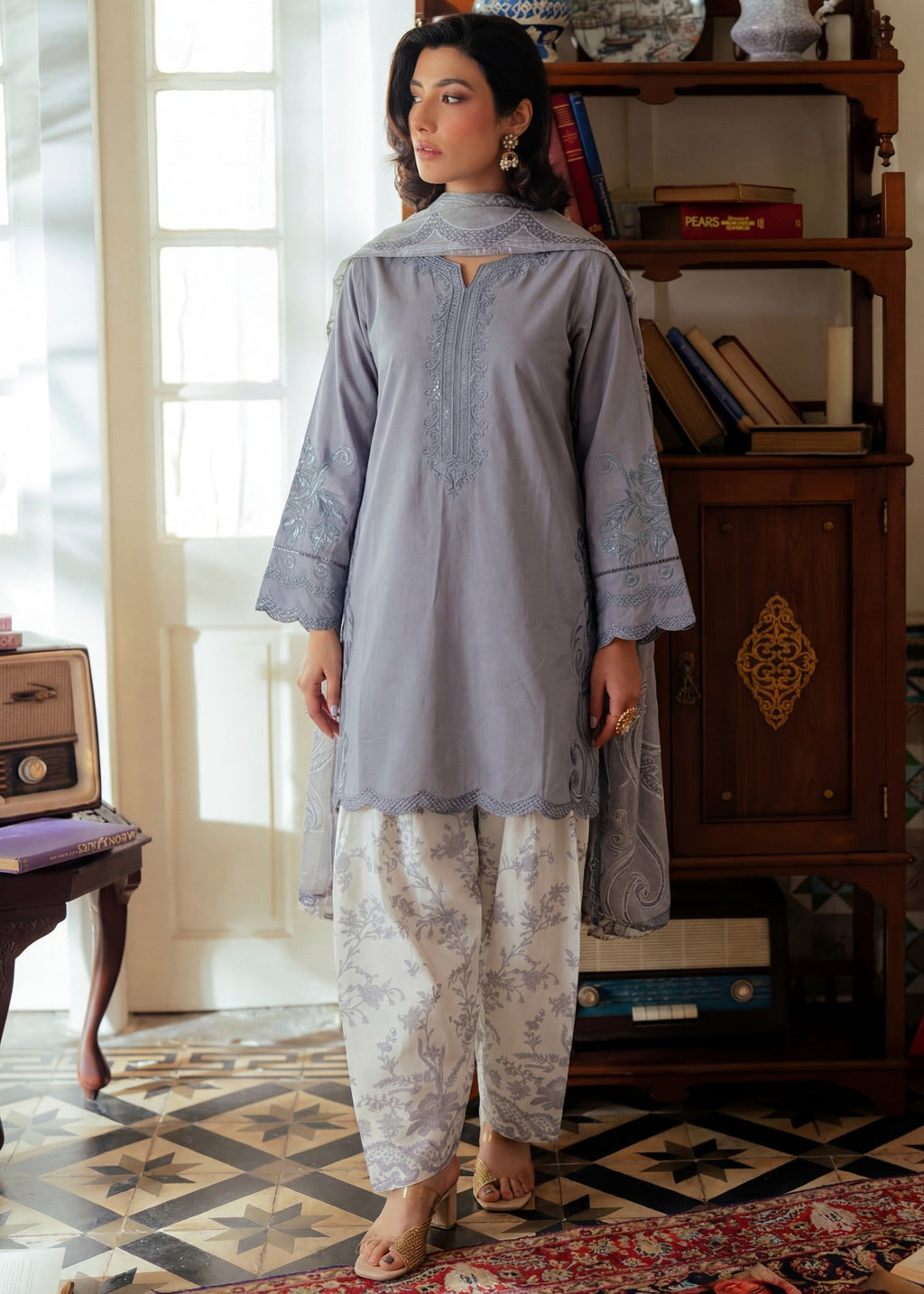 Embroidered Lawn 3-Piece Suit – Grey, Voile Dupatta