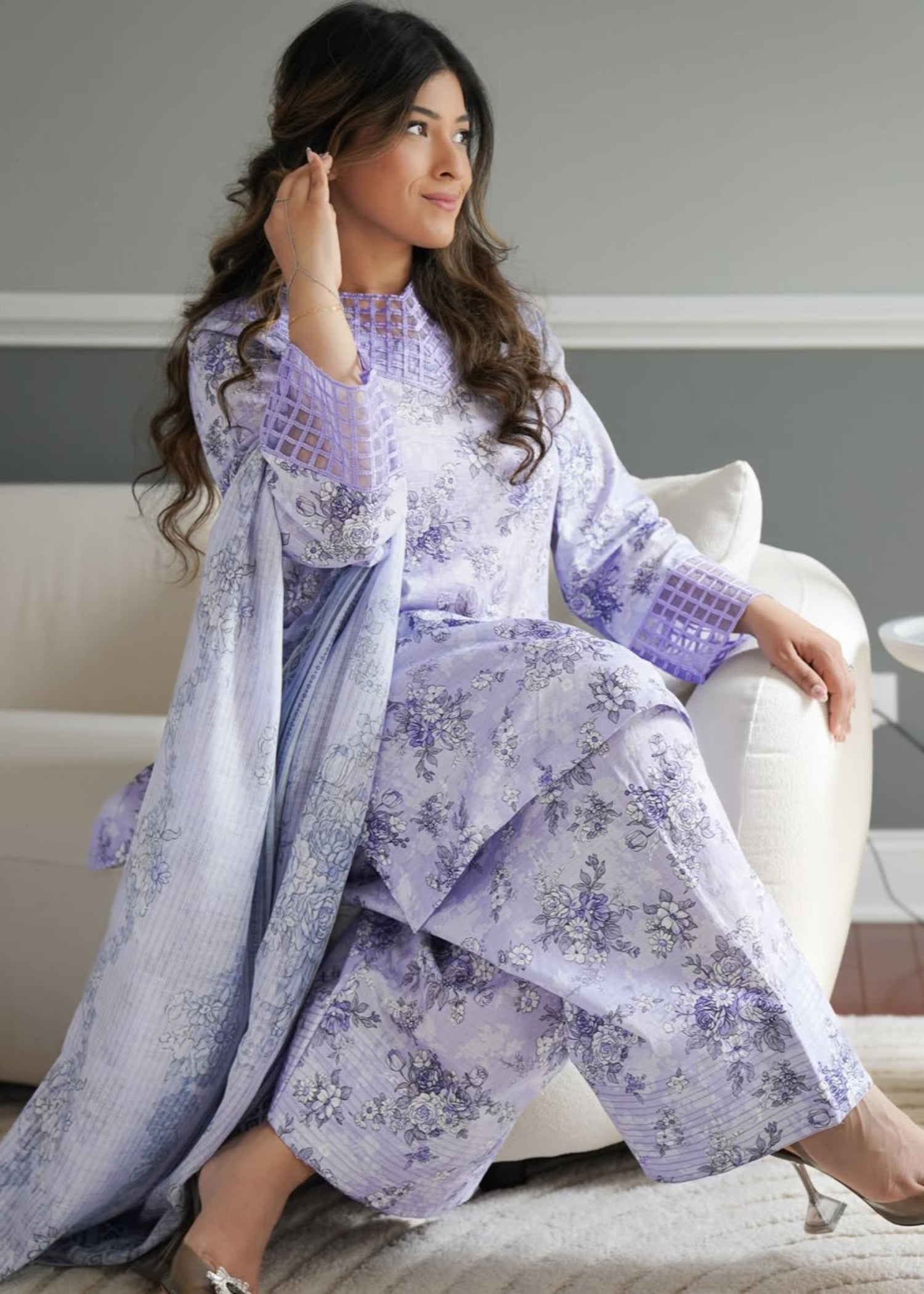 Printed Textured Lawn Farshi Shalwar Suit – Mauve, Voile Dupatta