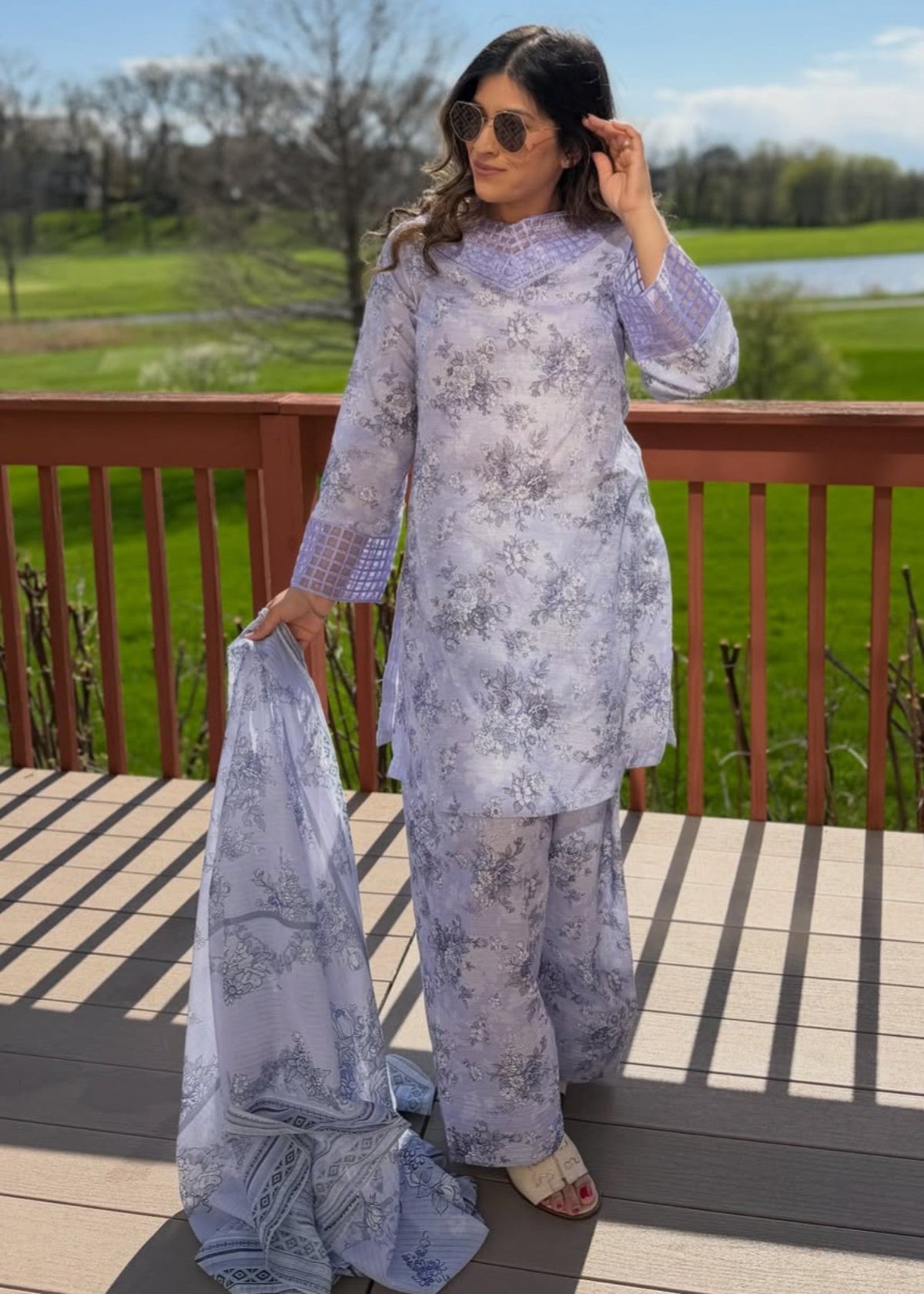 Printed Textured Lawn Farshi Shalwar Suit – Mauve, Voile Dupatta