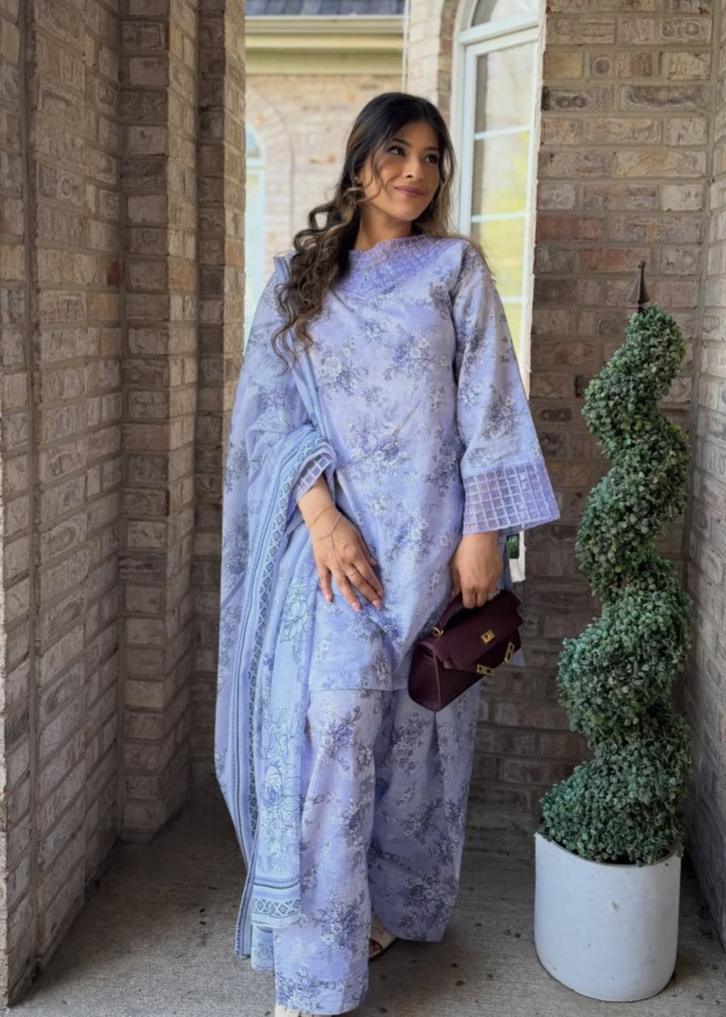 Printed Textured Lawn Farshi Shalwar Suit – Mauve, Voile Dupatta