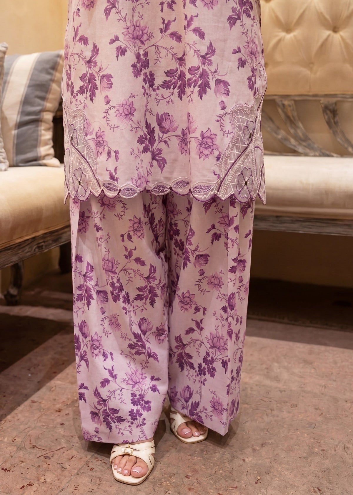 Embroidered Textured Lawn Farshi Shalwar Suit – Purple, Manaar Dupatta