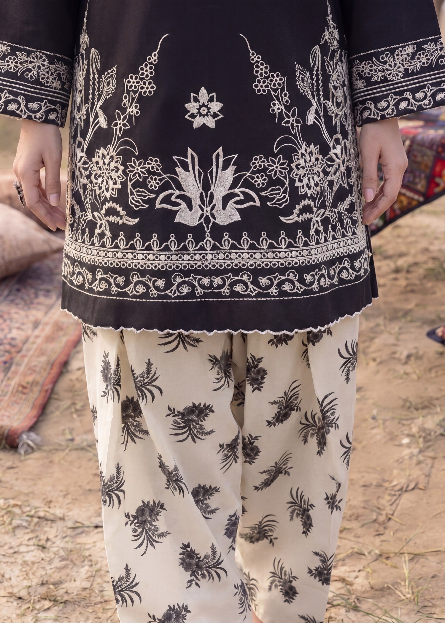 Embroidered Lawn 2-Piece Suit – Black, Summer Wear