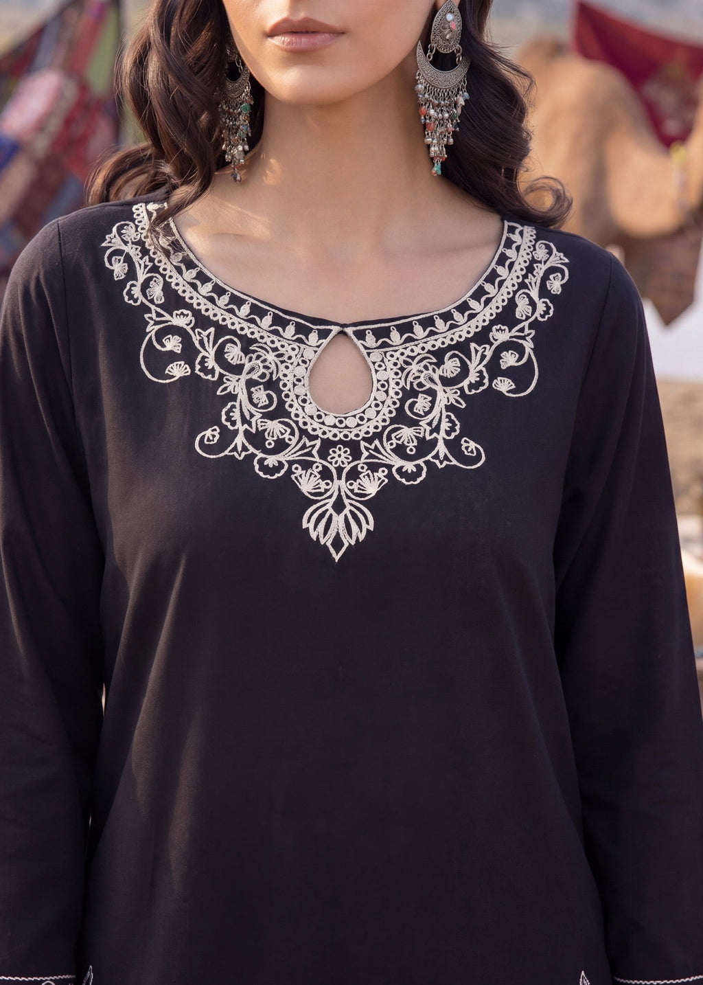 Embroidered Lawn 2-Piece Suit – Black, Summer Wear