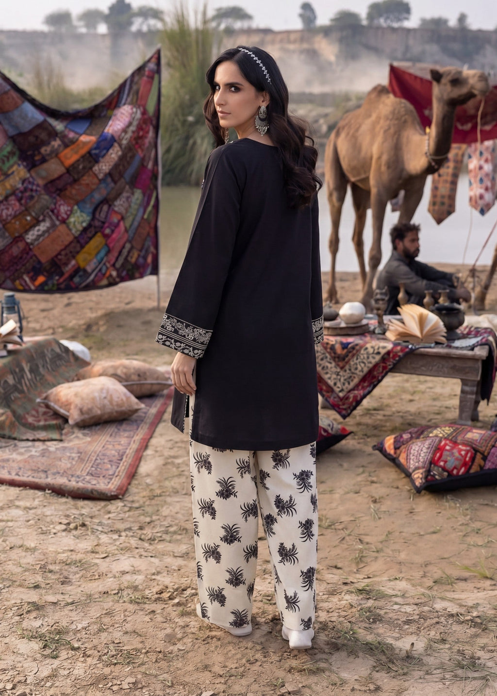 Embroidered Lawn 2-Piece Suit – Black, Summer Wear