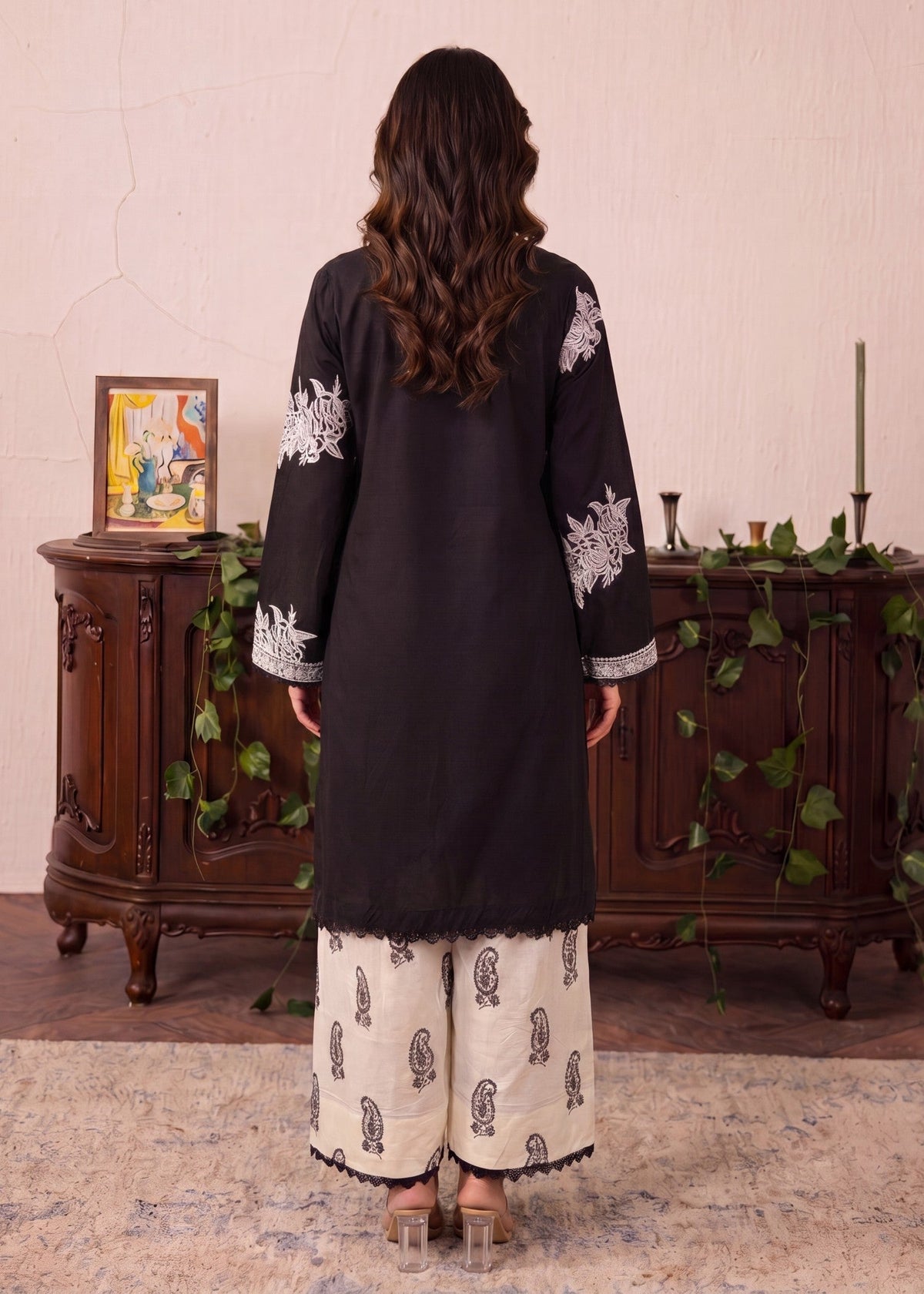 Embroidered Lawn 2-Piece Suit – Black, Summer Wear
