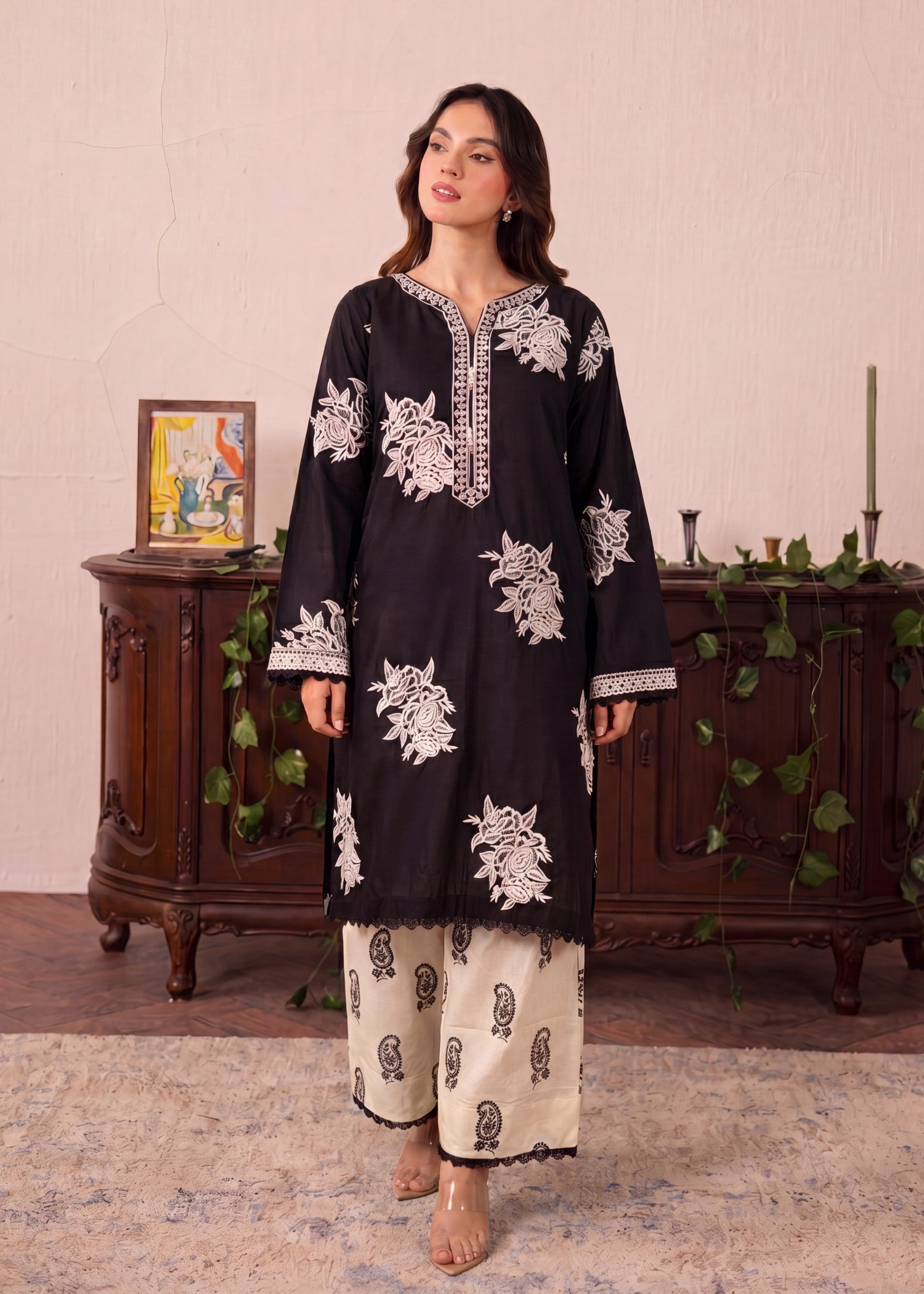 Embroidered Lawn 2-Piece Suit – Black, Summer Wear