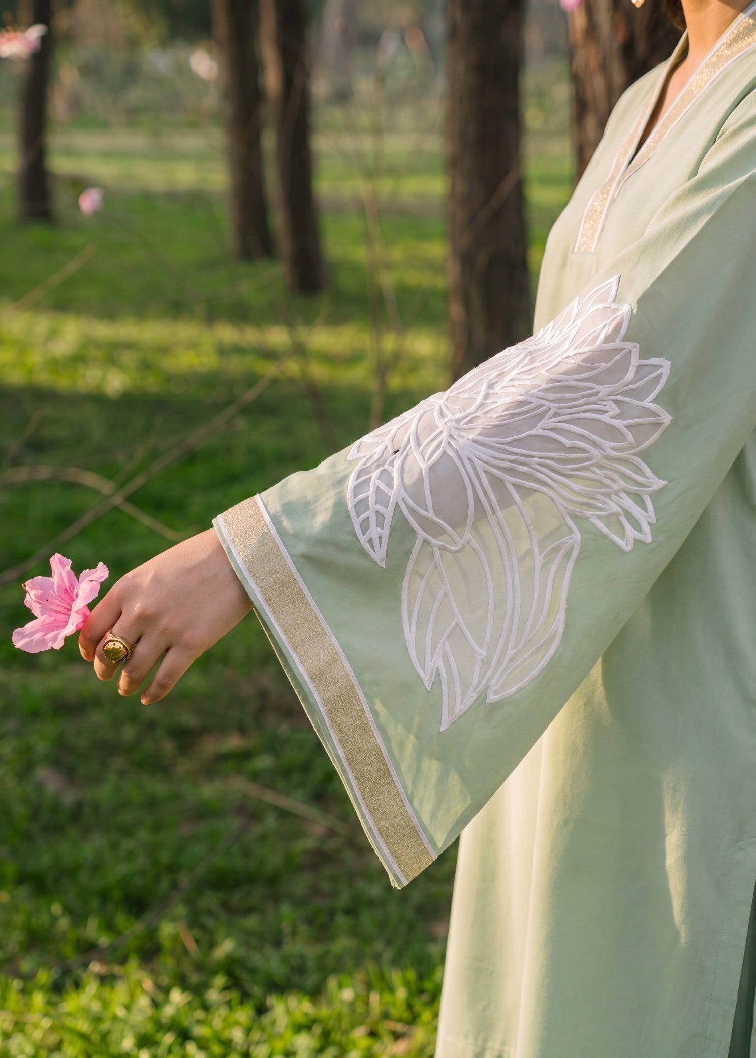 Embroidered V-Neck Lawn 2-Piece Suit – Green, Summer Wear