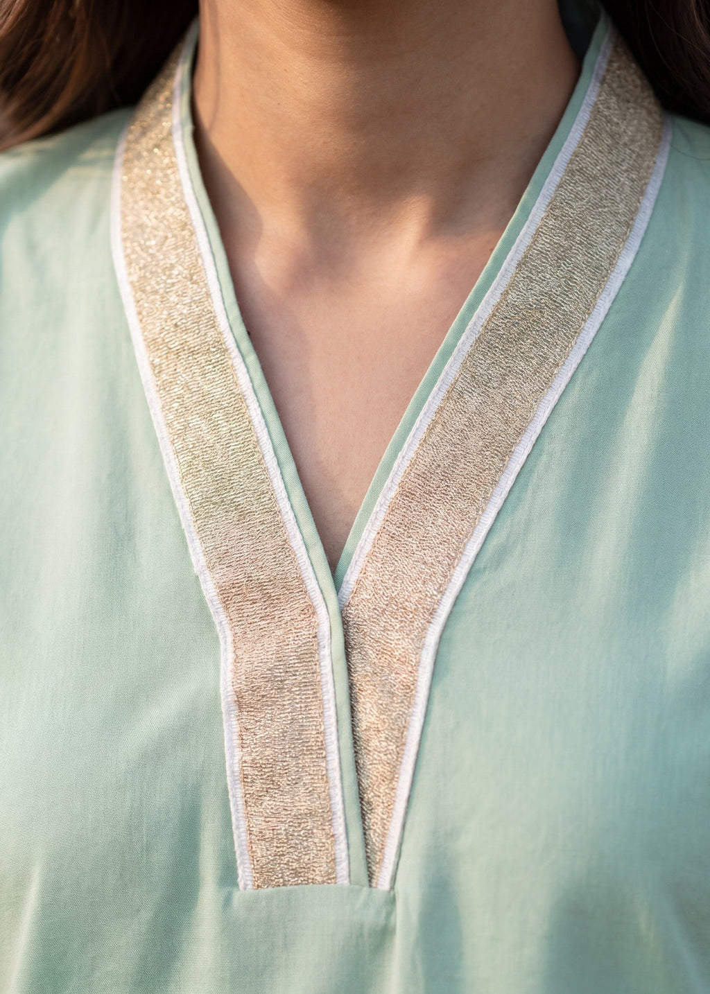 Embroidered V-Neck Lawn 2-Piece Suit – Green, Summer Wear