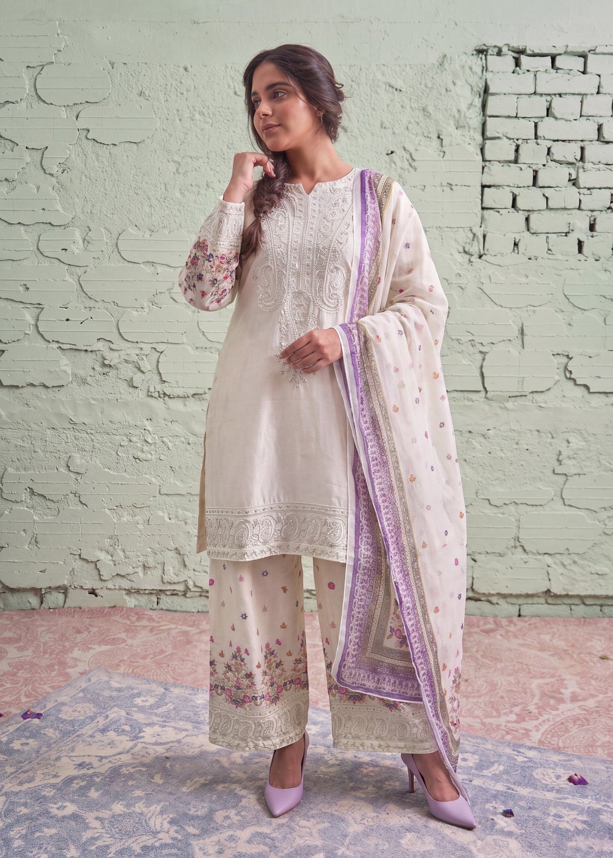 Embroidered Lawn 3-Piece Suit – Off-White, Voile Dupatta
