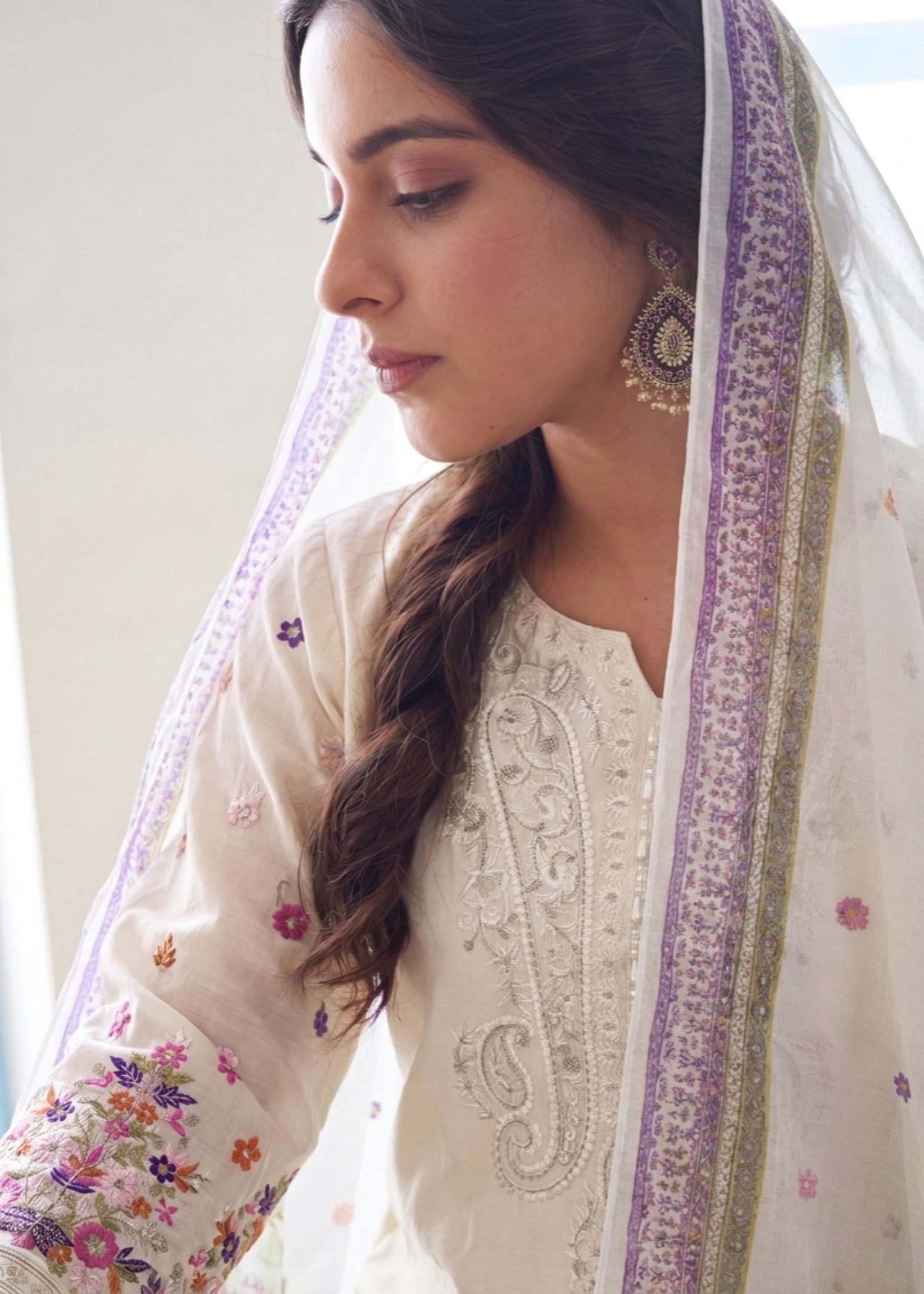 Embroidered Lawn 3-Piece Suit – Off-White, Voile Dupatta