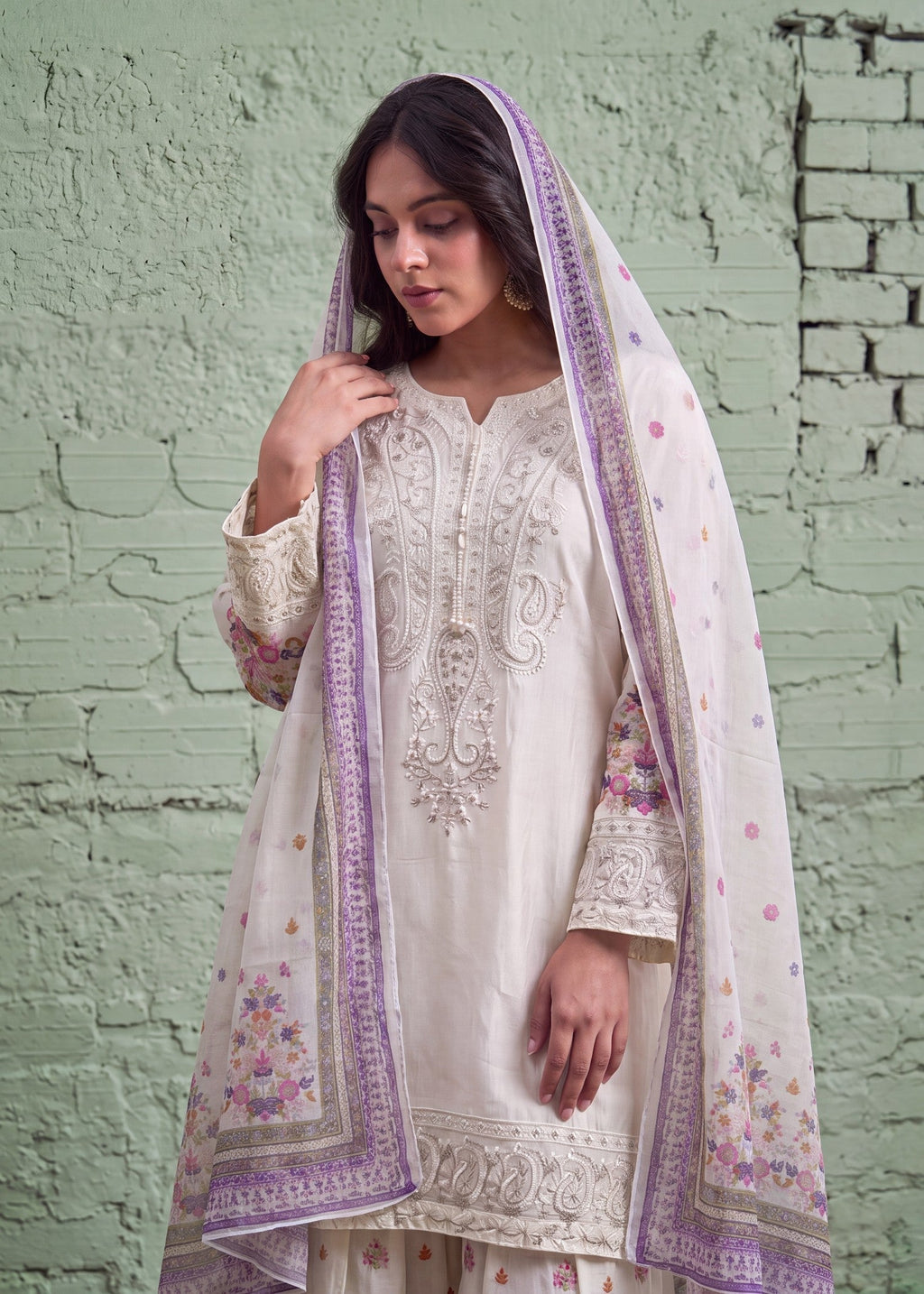 Embroidered Lawn 3-Piece Suit – Off-White, Voile Dupatta