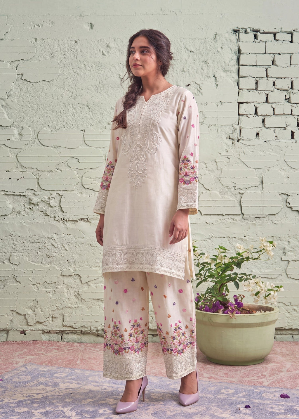 Embroidered Lawn 3-Piece Suit – Off-White, Voile Dupatta