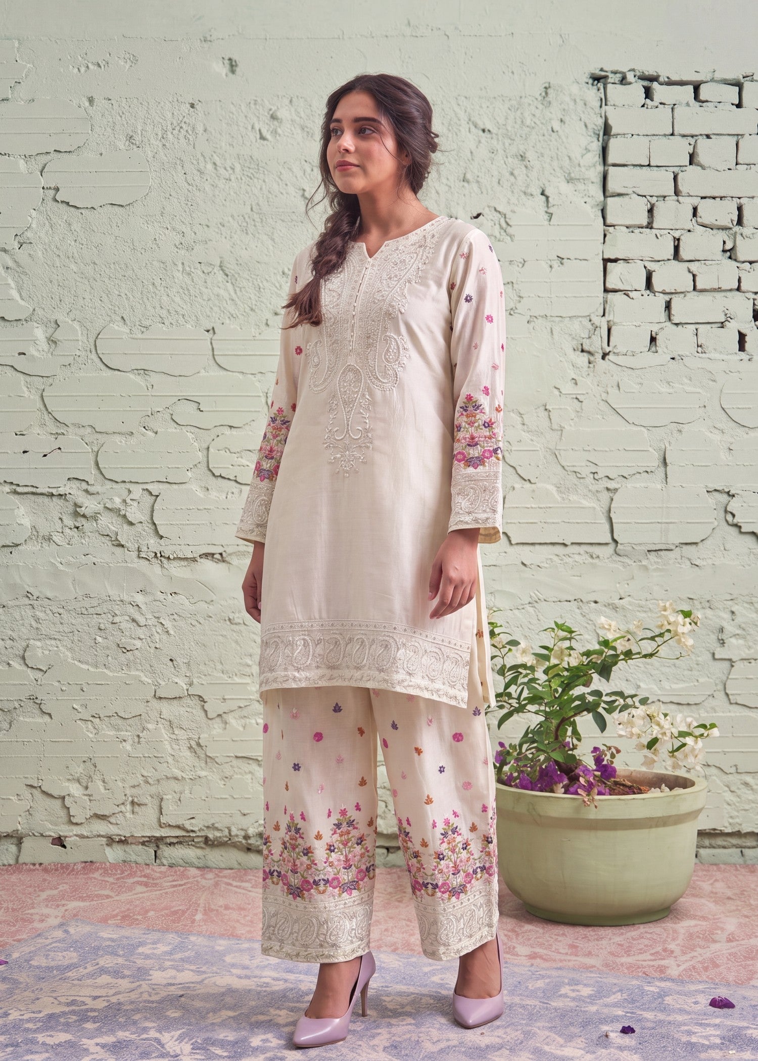 Embroidered Lawn 3-Piece Suit – Off-White, Voile Dupatta