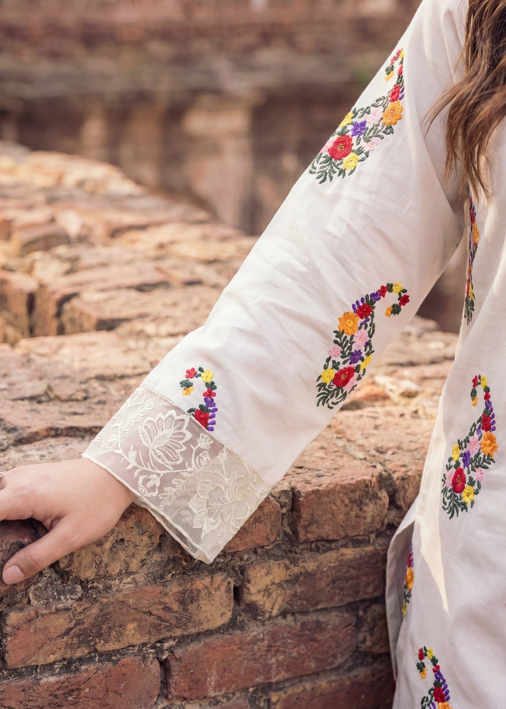 Embroidered Lawn 2-Piece Suit – Off-White, Summer Wear