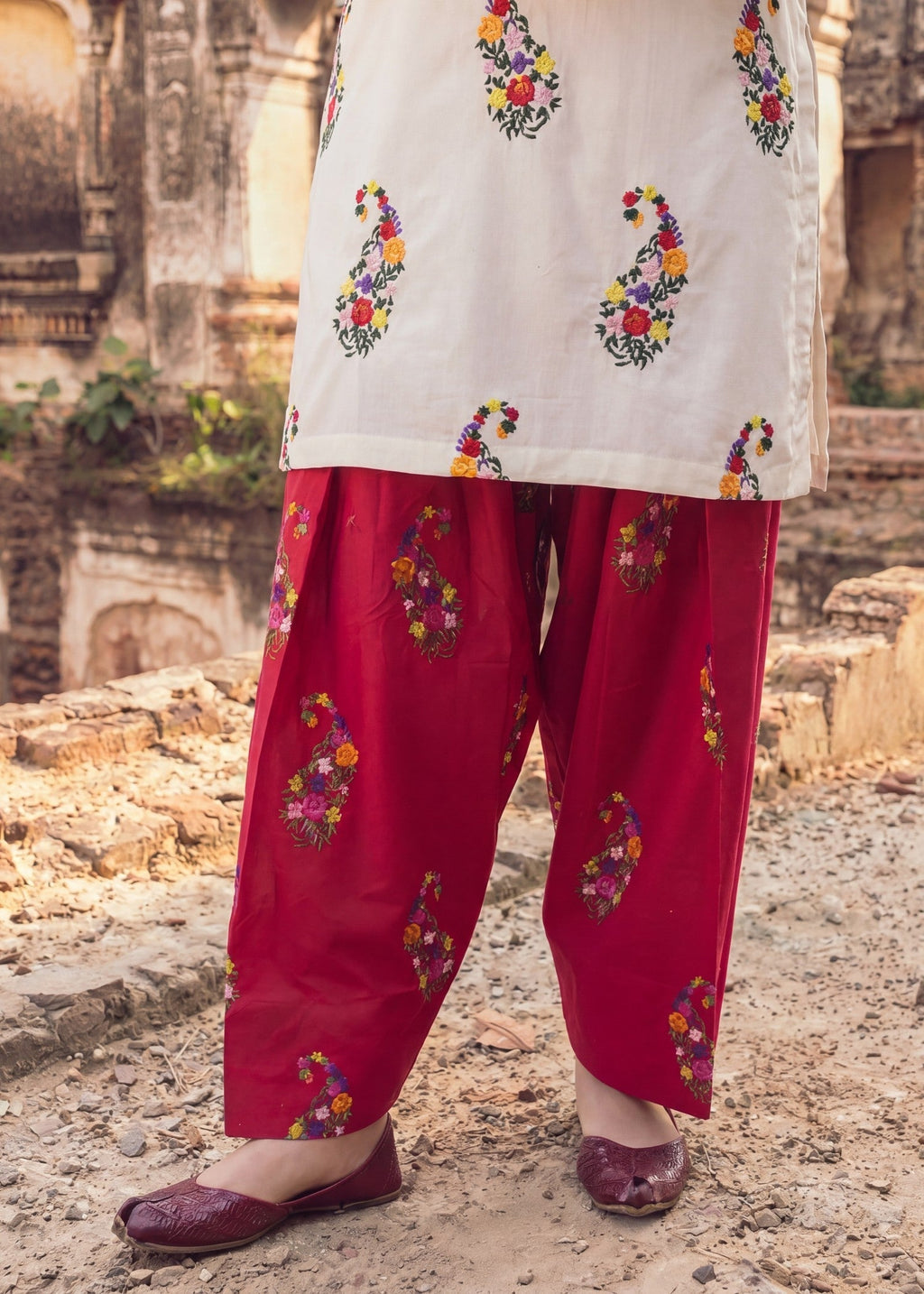 Embroidered Lawn 2-Piece Suit – Off-White, Summer Wear