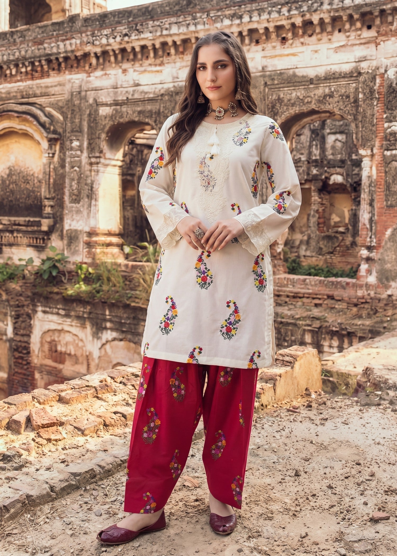 Embroidered Lawn 2-Piece Suit – Off-White, Summer Wear