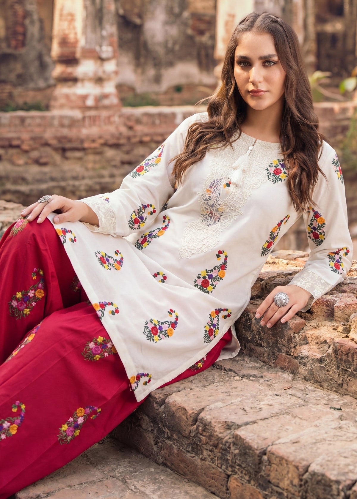 Embroidered Lawn 2-Piece Suit – Off-White, Summer Wear
