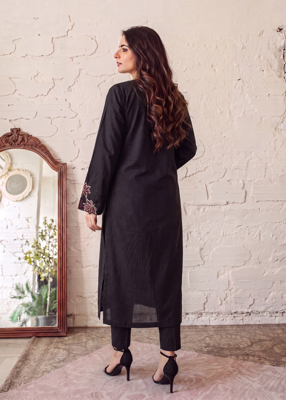 Embroidered Lawn 2-Piece Suit – Black, Summer Wear