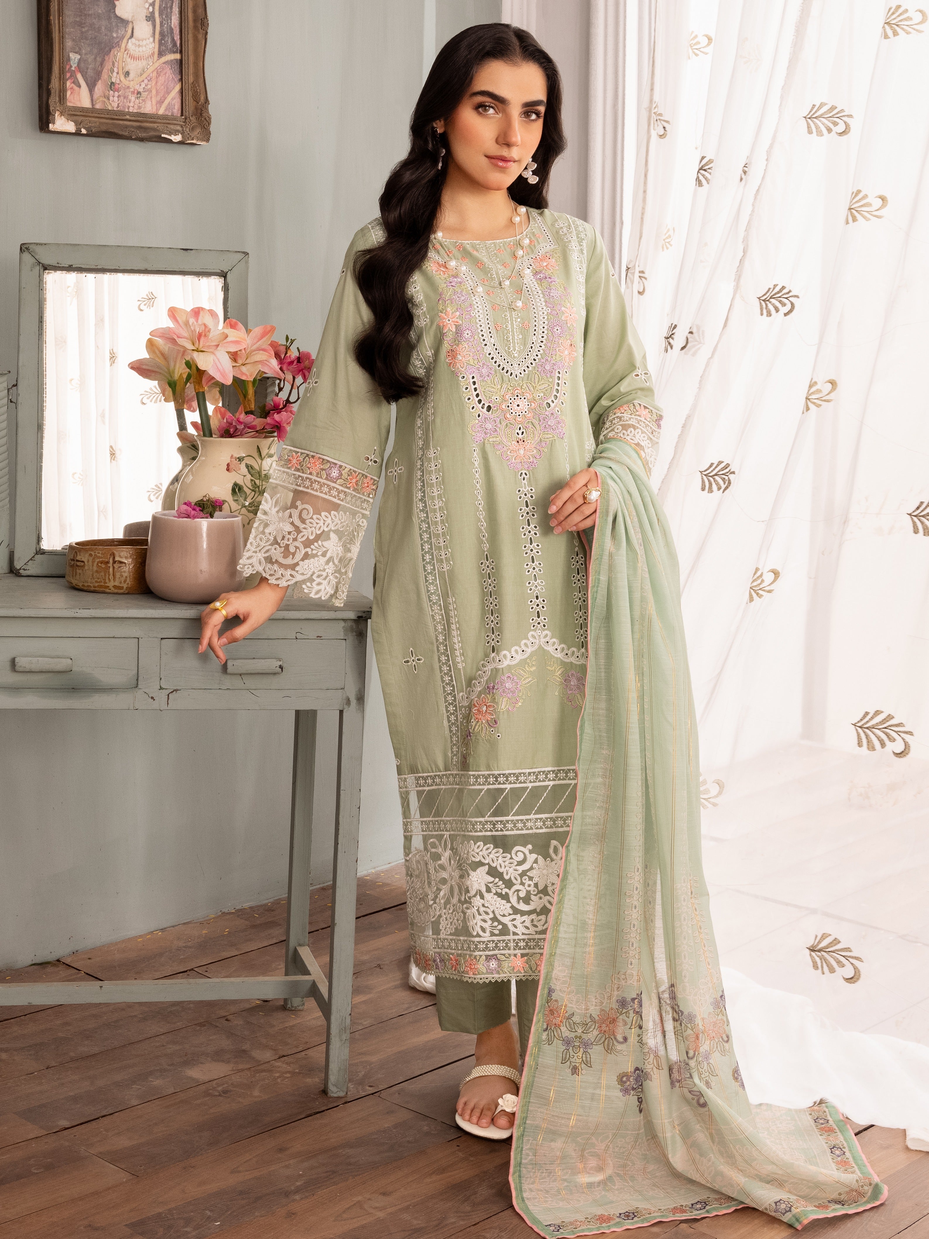 Embroidered Long Kurta Lawn 3-Piece Suit – Green, Linen Dupatta