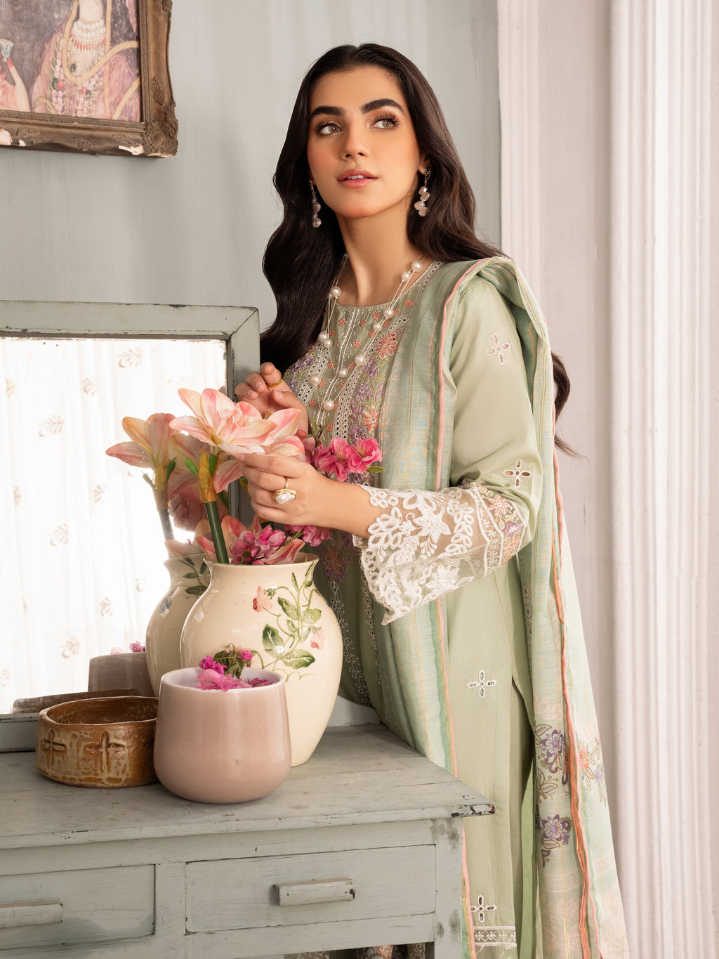 Embroidered Long Kurta Lawn 3-Piece Suit – Green, Linen Dupatta
