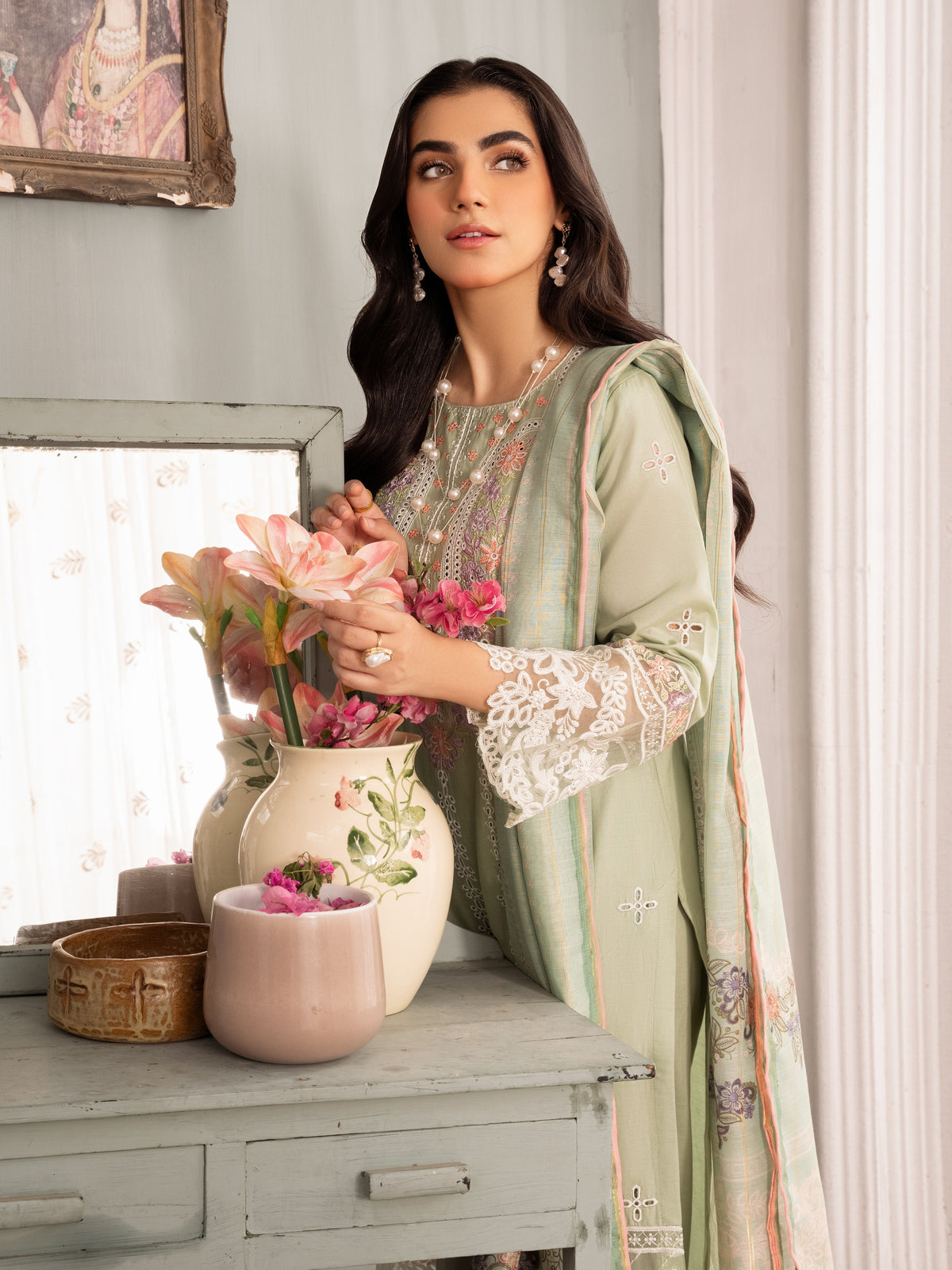 Embroidered Long Kurta Lawn 3-Piece Suit – Green, Linen Dupatta