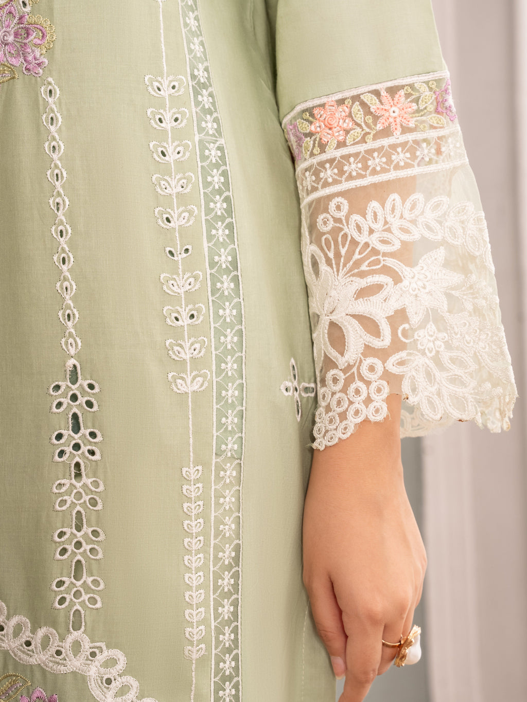 Embroidered Long Kurta Lawn 3-Piece Suit – Green, Linen Dupatta