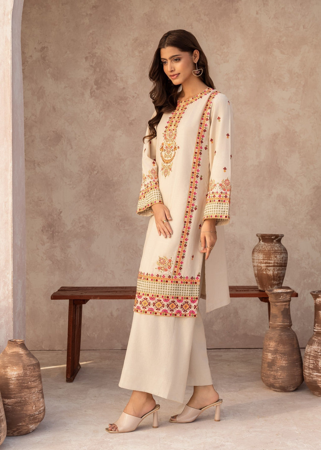 Embroidered Lawn Straight Kurta 2-Piece Suit – Off-White, Summer Wear