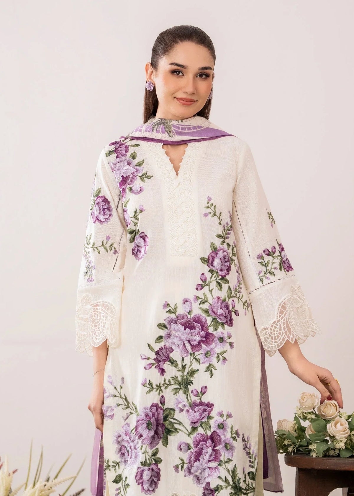 Embroidered Lawn 3-Piece Suit – White with Manaar Dupatta, Summer Daily Wear