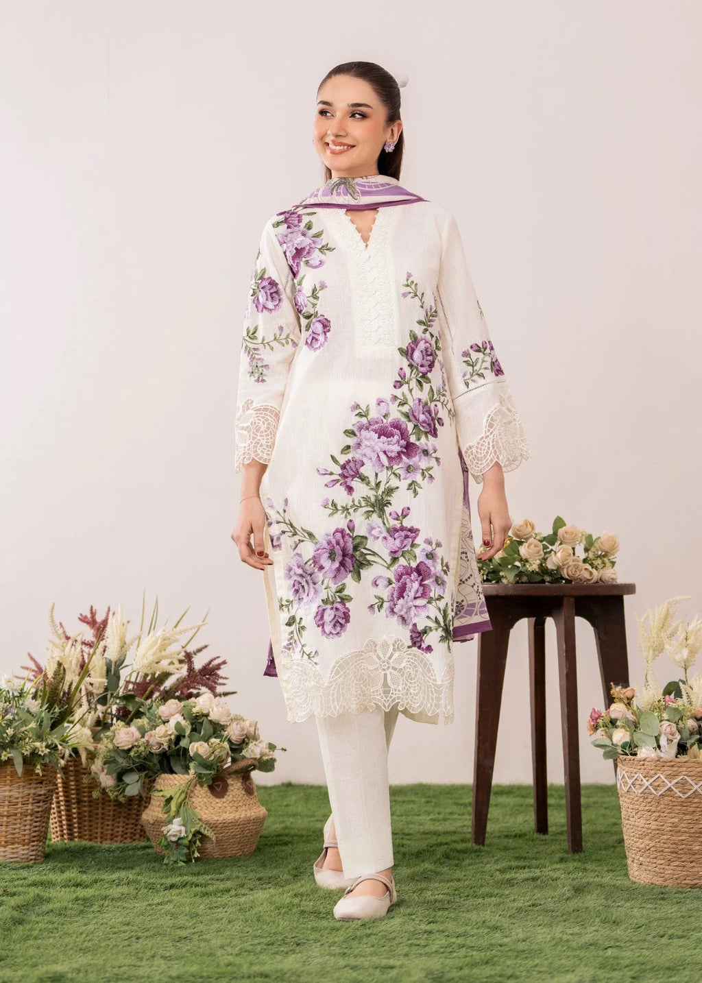 Embroidered Lawn 3-Piece Suit – White with Manaar Dupatta, Summer Daily Wear