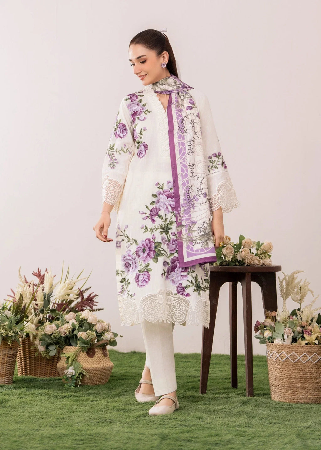Embroidered Lawn 3-Piece Suit – White with Manaar Dupatta, Summer Daily Wear