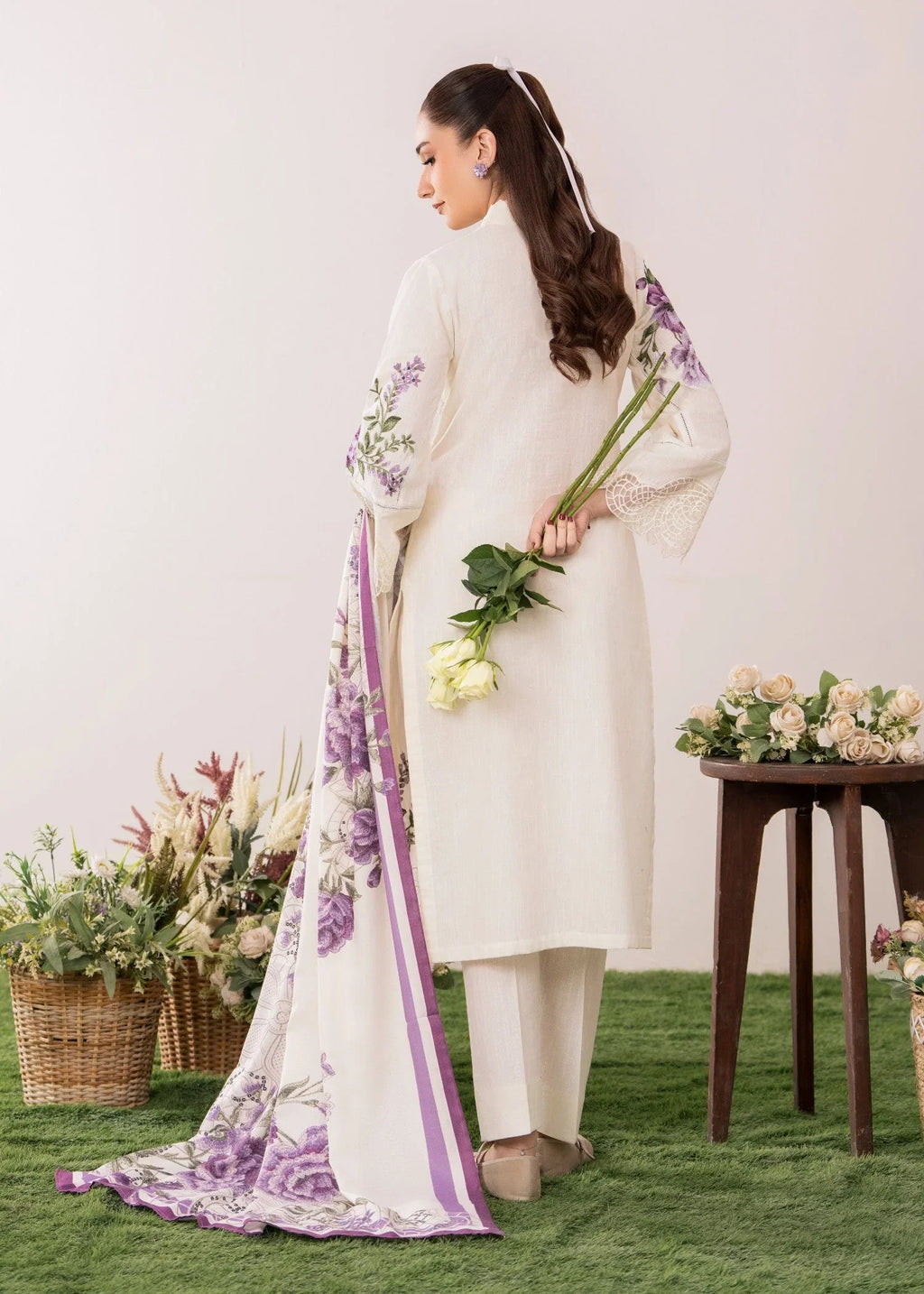 Embroidered Lawn 3-Piece Suit – White with Manaar Dupatta, Summer Daily Wear