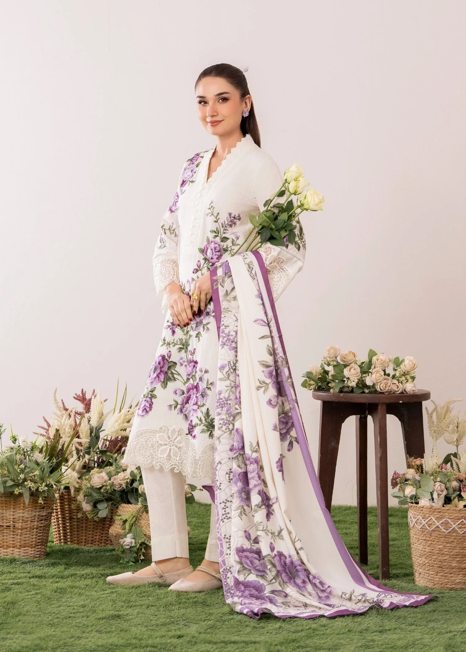 Embroidered Lawn 3-Piece Suit – White with Manaar Dupatta, Summer Daily Wear