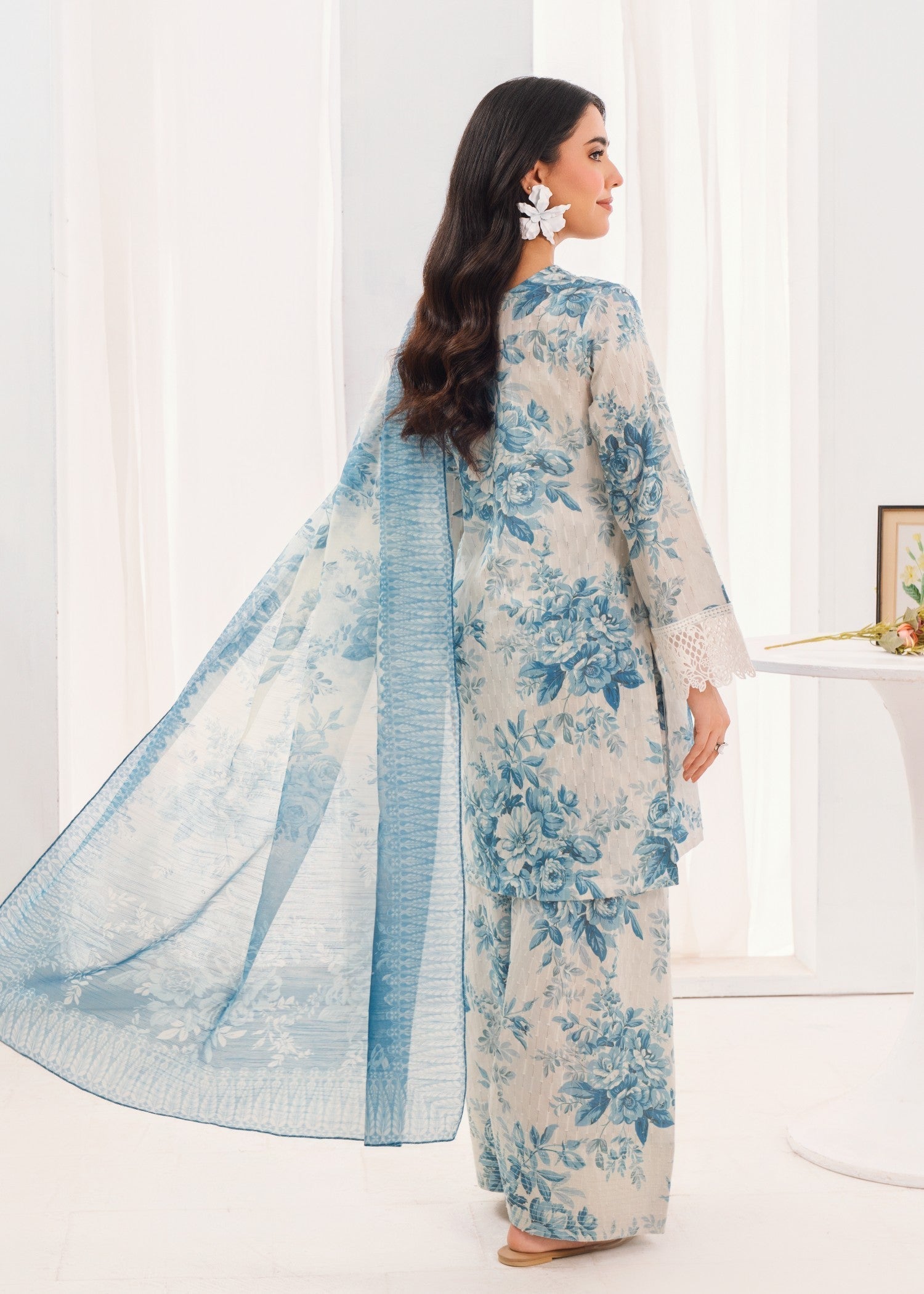 Embroidered Textured Lawn 3-Piece Suit – White, Farshi Shalwar