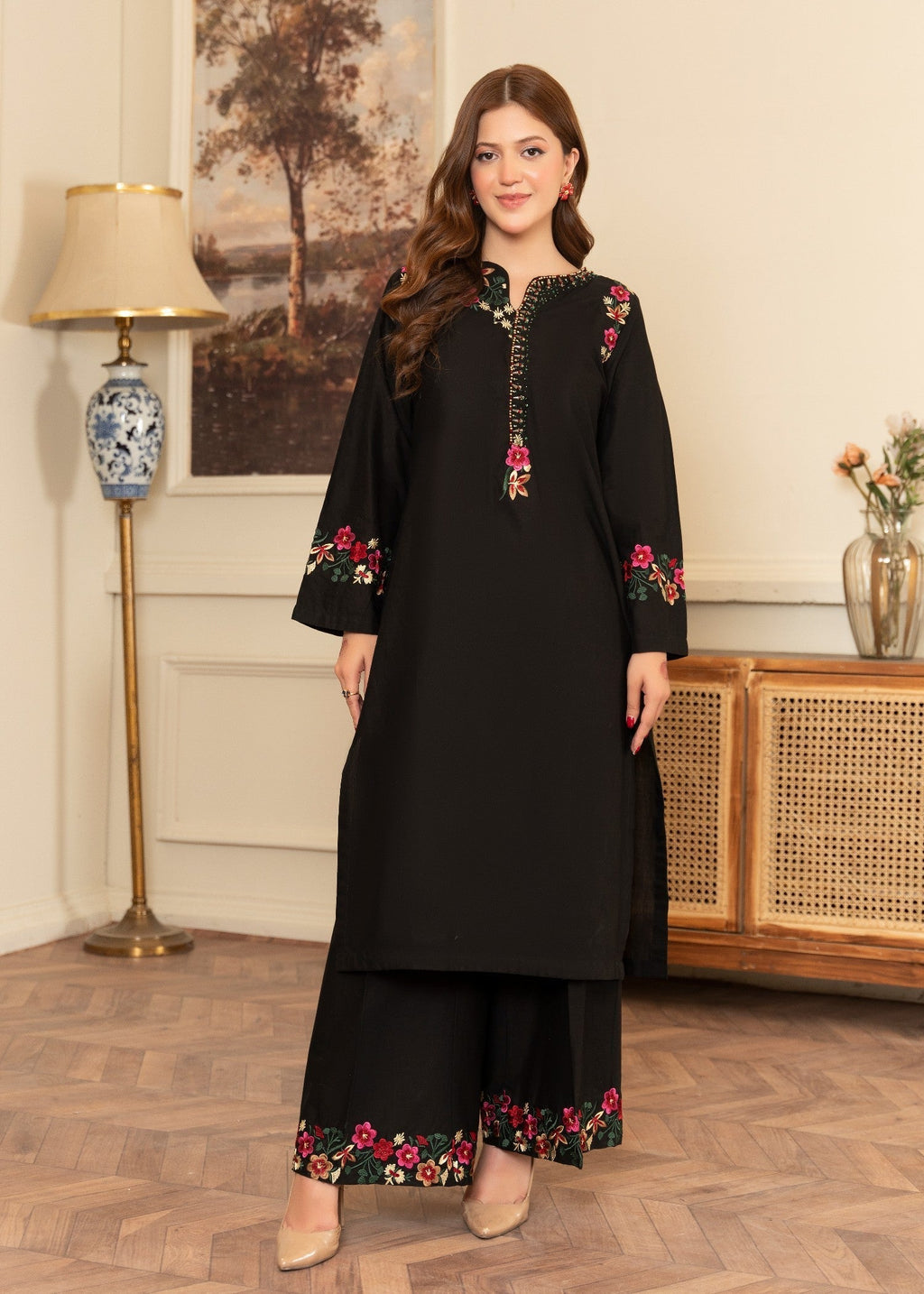 Embroidered Lawn Culottes Suit – Black, Manaar Dupatta