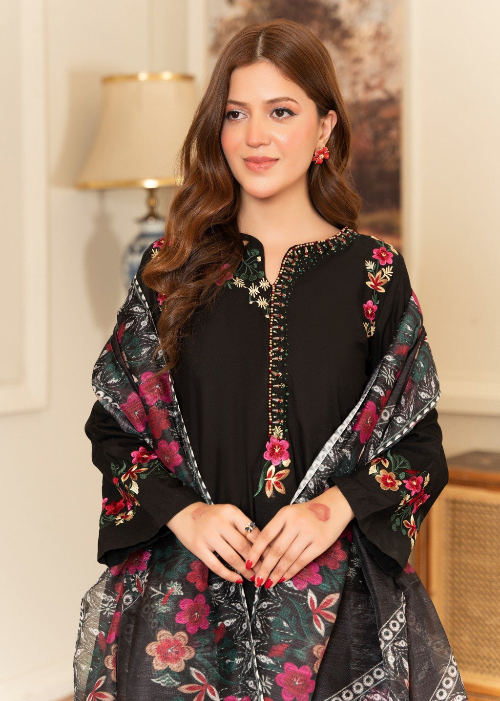 Embroidered Lawn Culottes Suit – Black, Manaar Dupatta